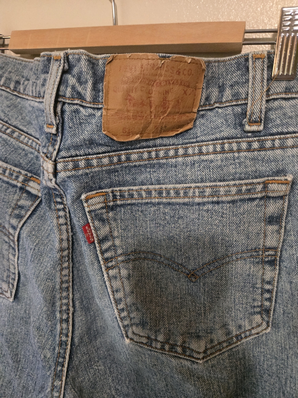 Vintage Levi's 512 Light Wash 90s Men's Slim Fit Denim Jeans 33x30